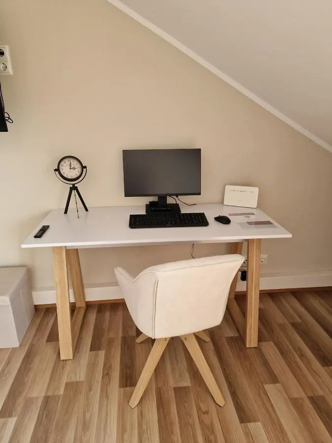 C4S Come4Stay Altoetting - 3-Zi Whg I Zentrale Lage I Parkplatz I Balkon I Wifi I Smarttv I 1 Kingsize, 1 Queensize Bett I Office Arbeitsplatz I Wohnbereich Mit Couch Und Essbereich I Voll Ausgestattete Kueche I Nespresso 0*, Altötting Deutschland