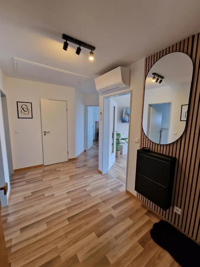 Apartmán C4S Come4Stay Altoetting - 3-Zi Whg I Zentrale Lage I Parkplatz I Balkon I Wifi I Smarttv I 1 Kingsize, 1 Queensize Bett I Office Arbeitsplatz I Wohnbereich Mit Couch Und Essbereich I Voll Ausgestattete Kueche I Nespresso Německo