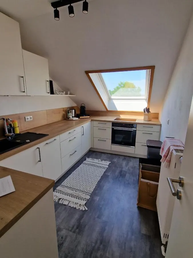 C4S Come4Stay Altoetting - 3-Zi Whg I Zentrale Lage I Parkplatz I Balkon I Wifi I Smarttv I 1 Kingsize, 1 Queensize Bett I Office Arbeitsplatz I Wohnbereich Mit Couch Und Essbereich I Voll Ausgestattete Kueche I Nespresso Apartment Altötting