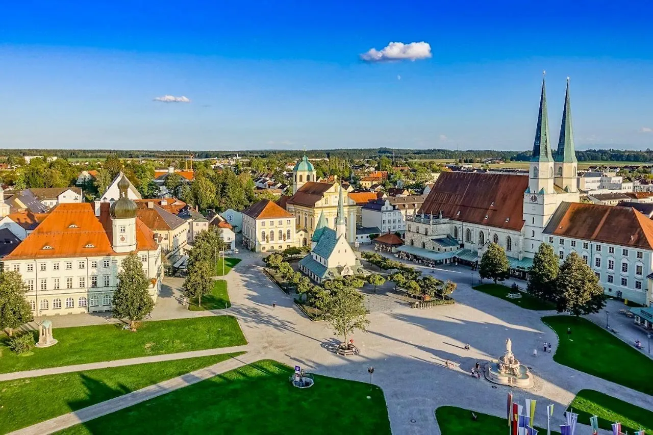 C4S Come4Stay Altoetting - 3-Zi Whg I Zentrale Lage I Parkplatz I Balkon I Wifi I Smarttv I 1 Kingsize, 1 Queensize Bett I Office Arbeitsplatz I Wohnbereich Mit Couch Und Essbereich I Voll Ausgestattete Kueche I Nespresso 0*, Altötting Německo