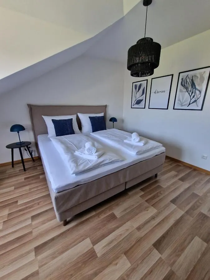 C4S Come4Stay Altoetting - 3-Zi Whg I Zentrale Lage I Parkplatz I Balkon I Wifi I Smarttv I 1 Kingsize, 1 Queensize Bett I Office Arbeitsplatz I Wohnbereich Mit Couch Und Essbereich I Voll Ausgestattete Kueche I Nespresso Apartmán Altötting