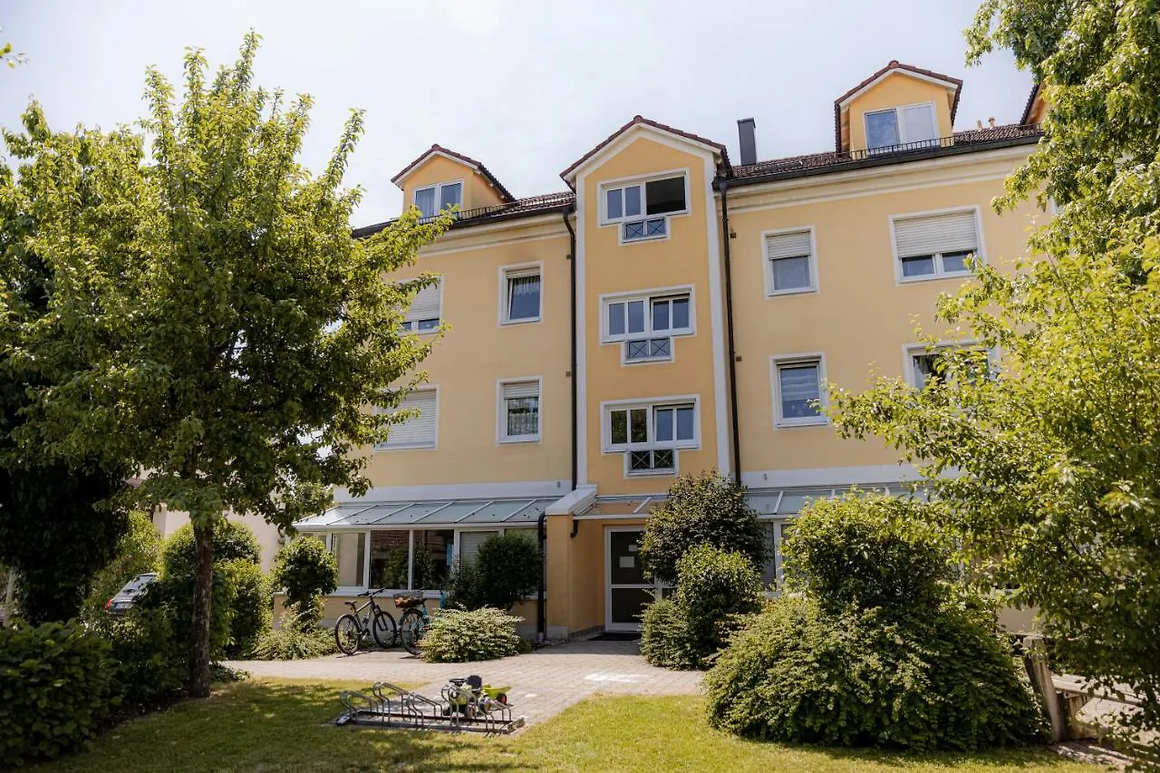C4S Come4Stay Altoetting - 3-Zi Whg I Zentrale Lage I Parkplatz I Balkon I Wifi I Smarttv I 1 Kingsize, 1 Queensize Bett I Office Arbeitsplatz I Wohnbereich Mit Couch Und Essbereich I Voll Ausgestattete Kueche I Nespresso 0*, Altötting