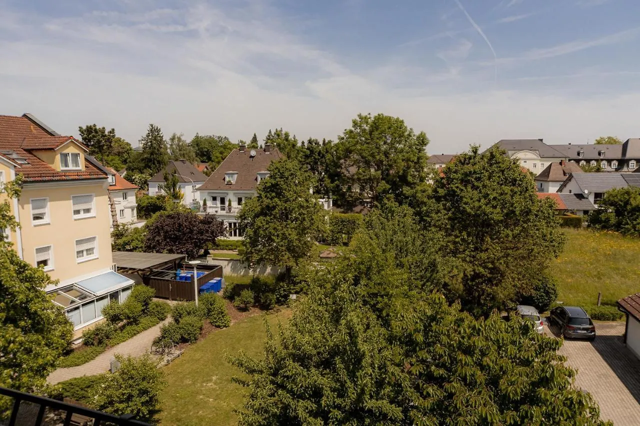 C4S Come4Stay Altoetting - 3-Zi Whg I Zentrale Lage I Parkplatz I Balkon I Wifi I Smarttv I 1 Kingsize, 1 Queensize Bett I Office Arbeitsplatz I Wohnbereich Mit Couch Und Essbereich I Voll Ausgestattete Kueche I Nespresso Deutschland