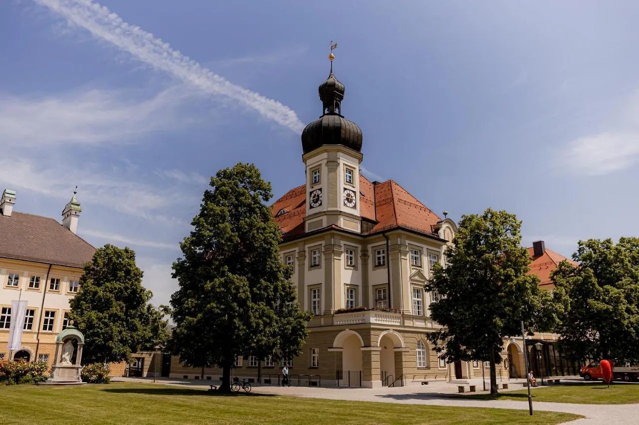 Apartmán C4S Come4Stay Altoetting - 3-Zi Whg I Zentrale Lage I Parkplatz I Balkon I Wifi I Smarttv I 1 Kingsize, 1 Queensize Bett I Office Arbeitsplatz I Wohnbereich Mit Couch Und Essbereich I Voll Ausgestattete Kueche I Nespresso Německo