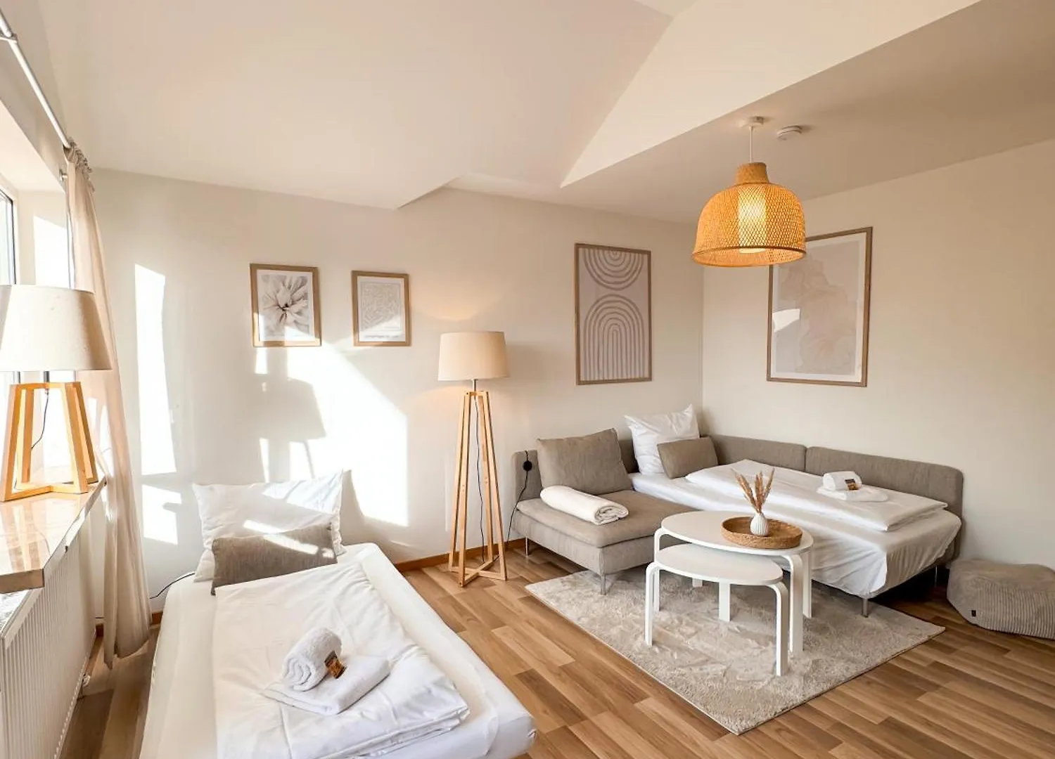 C4S Come4Stay Altoetting - 3-Zi Whg I Zentrale Lage I Parkplatz I Balkon I Wifi I Smarttv I 1 Kingsize, 1 Queensize Bett I Office Arbeitsplatz I Wohnbereich Mit Couch Und Essbereich I Voll Ausgestattete Kueche I Nespresso Apartmán